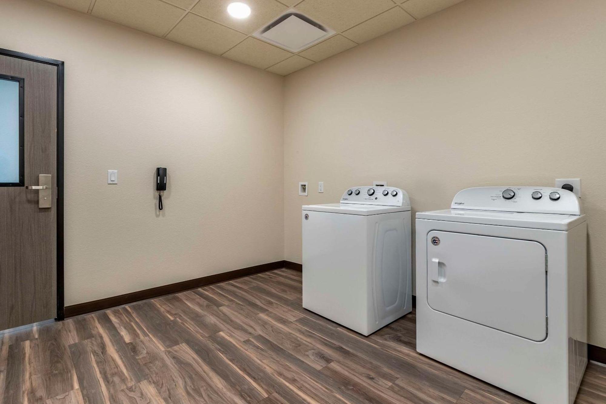 Sleep Inn & Suites Milwaukee-Franklin Franklin  Екстериор снимка