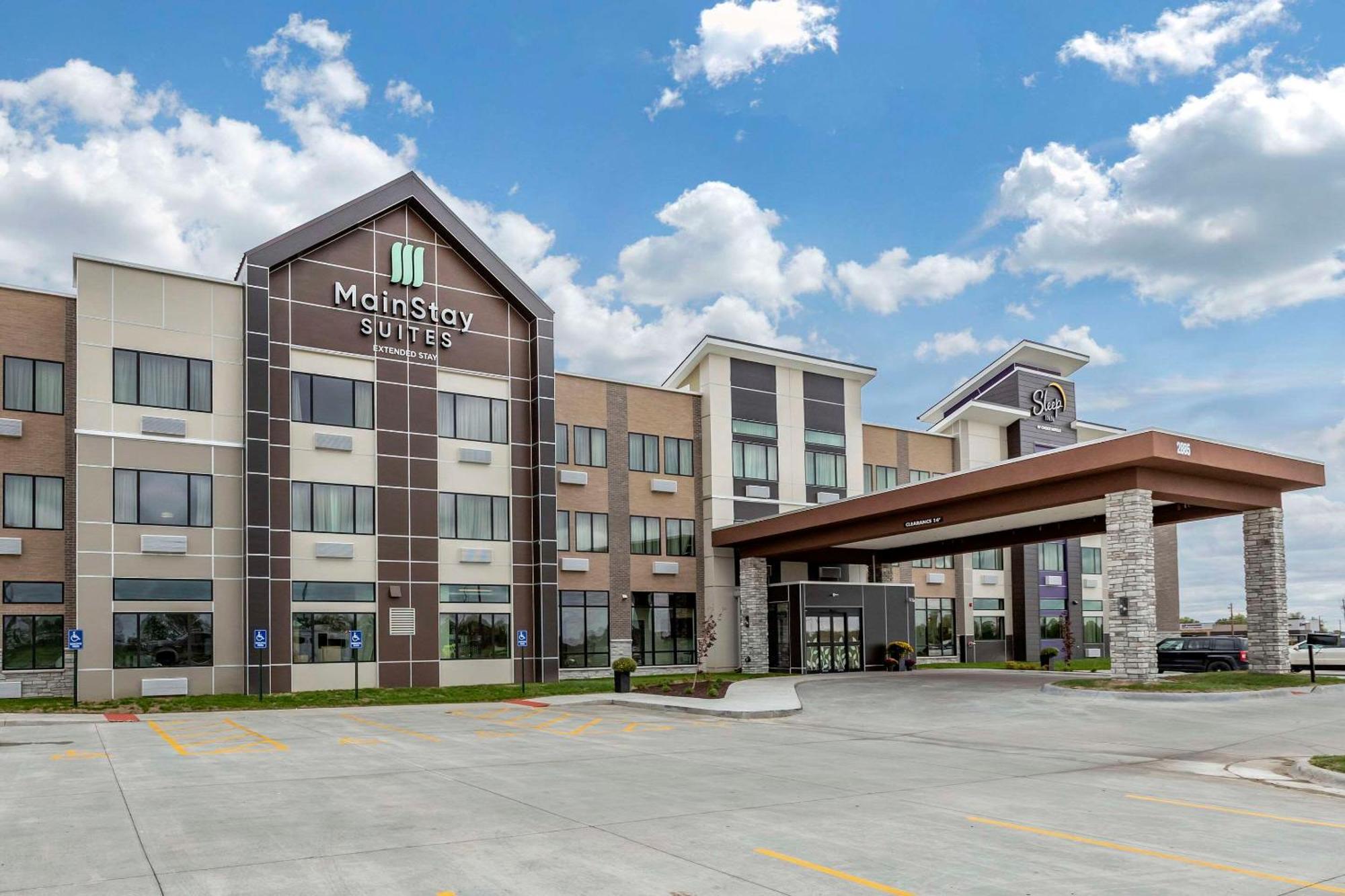 Sleep Inn & Suites Milwaukee-Franklin Franklin  Екстериор снимка